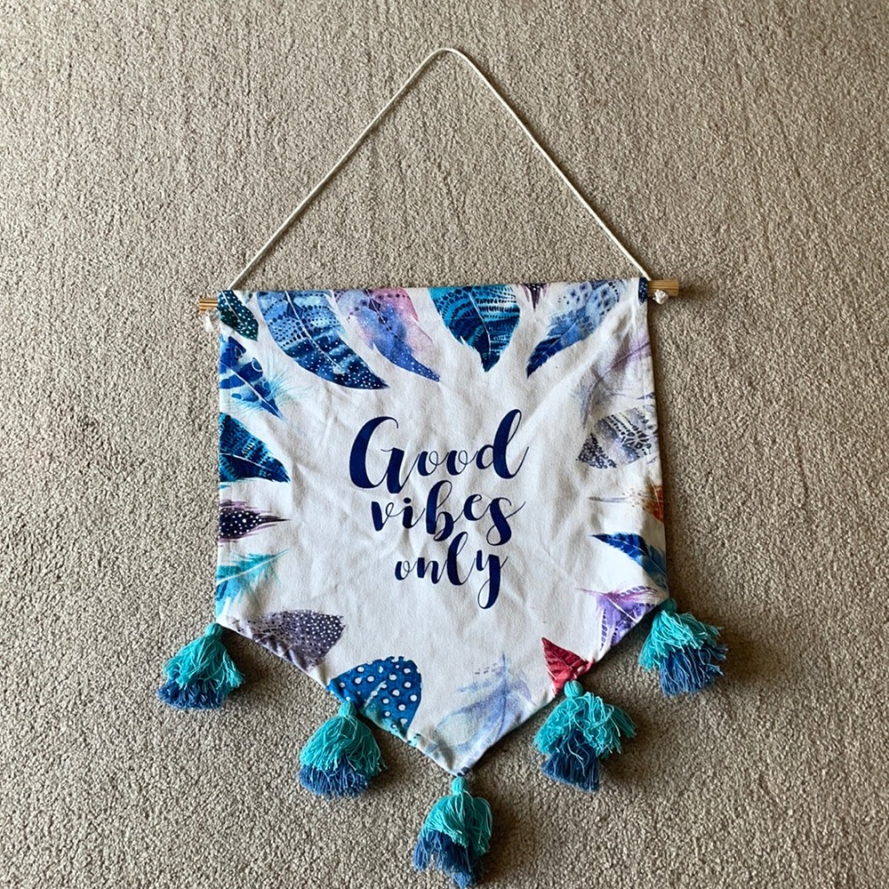 Good Vibes Only Tapestry 🔵🟣⚪️